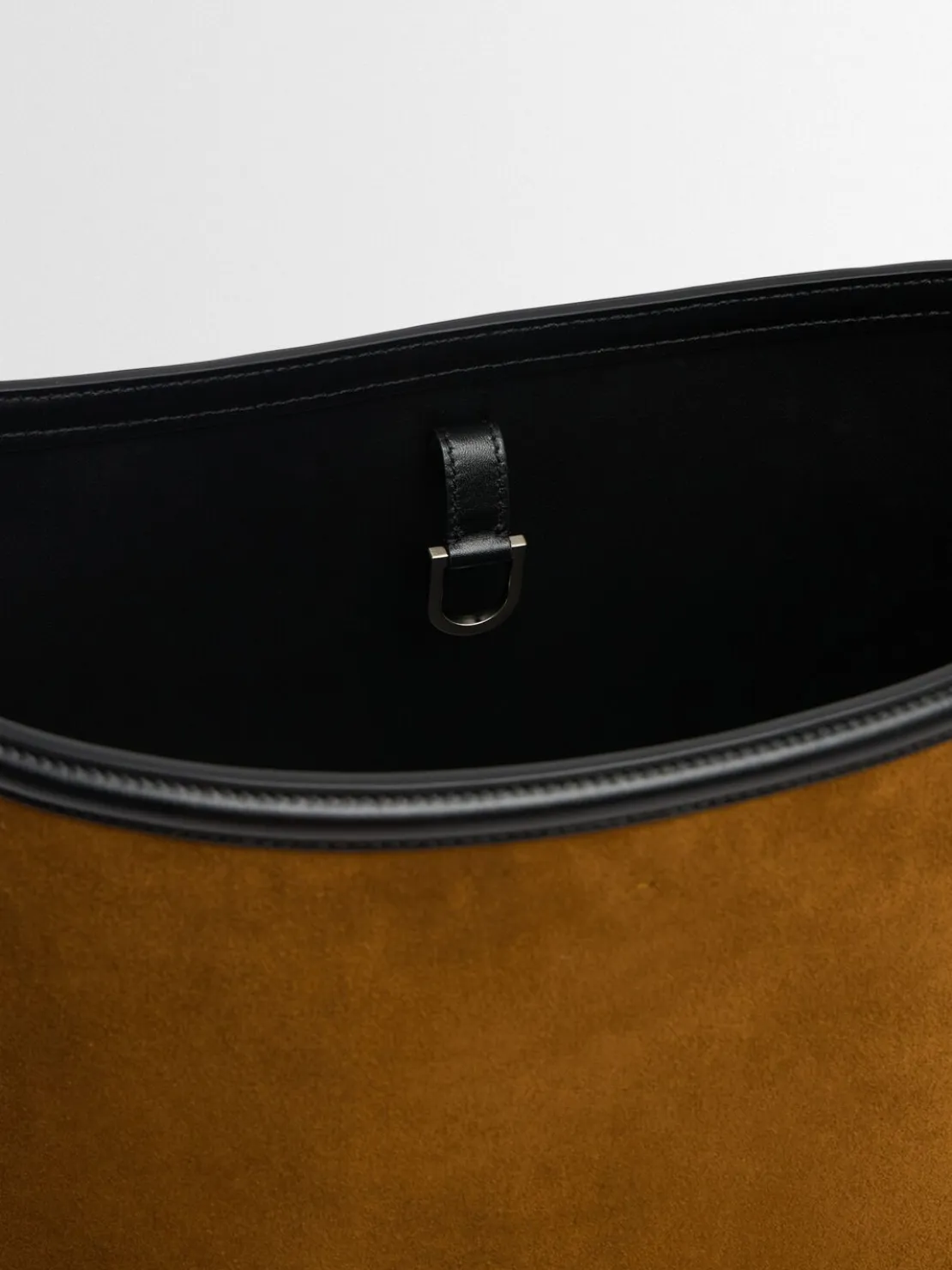 Borsa a secchiello Brant in camoscio