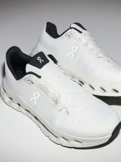 Cloudtilt sneakers