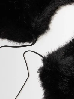 Cowie plush collar