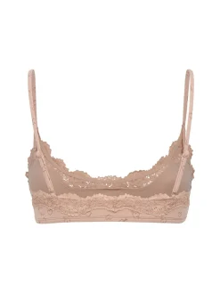 Fits everybody lace scoop bralette