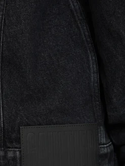 Giacca aderente con maniche oversize