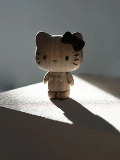 Hello Kitty piccola in legno di quercia