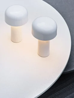 Lampada da tavolo Bellhop