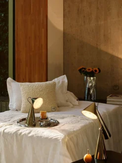 Lampada da tavolo LED Pose Portable Gold