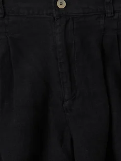 Linen shorts