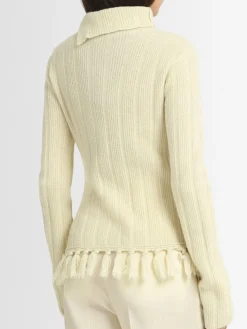 Maglia in misto lana con collo alto