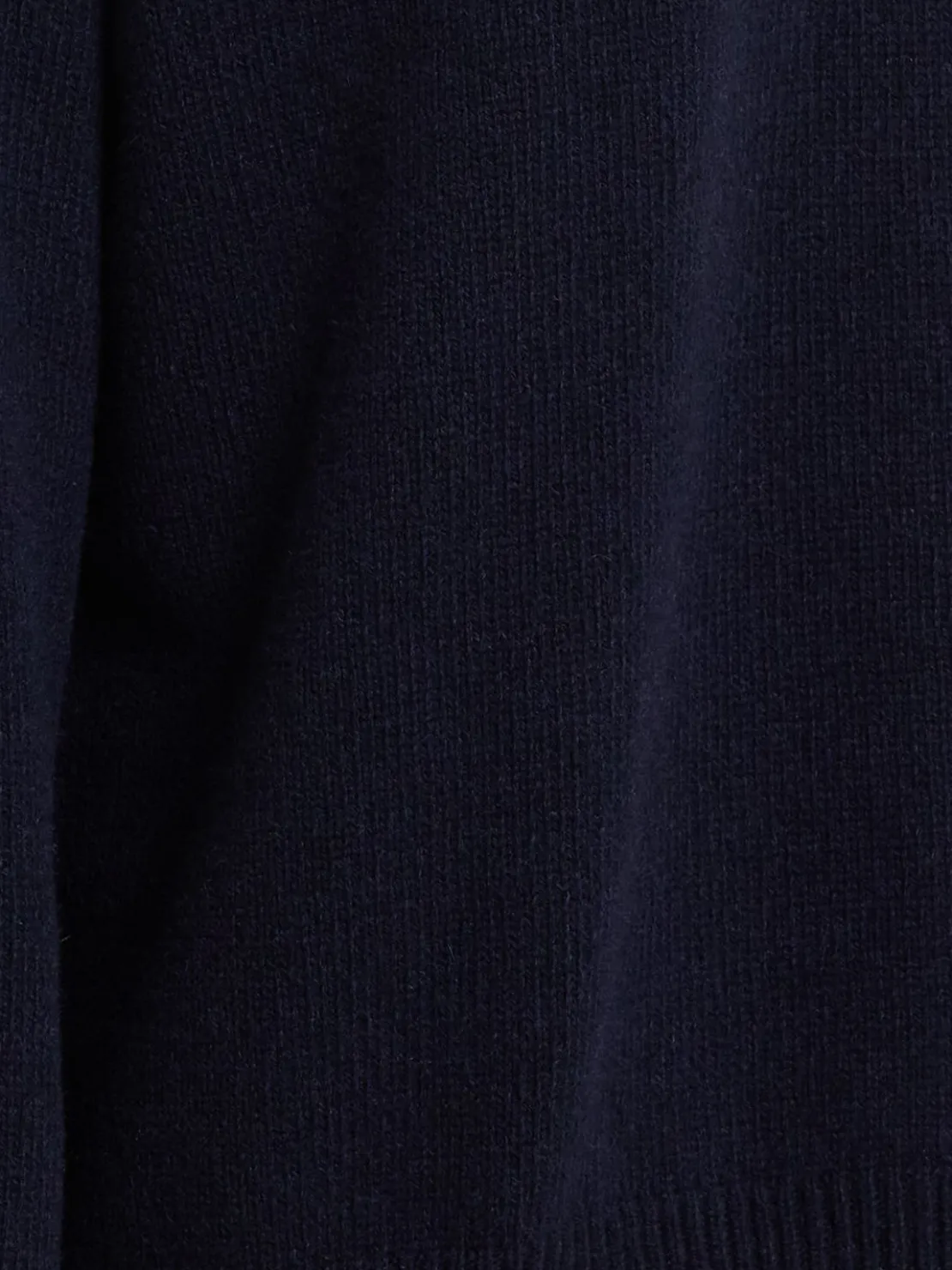 Maglia Zefiro in eco-cashmere con scollo a V
