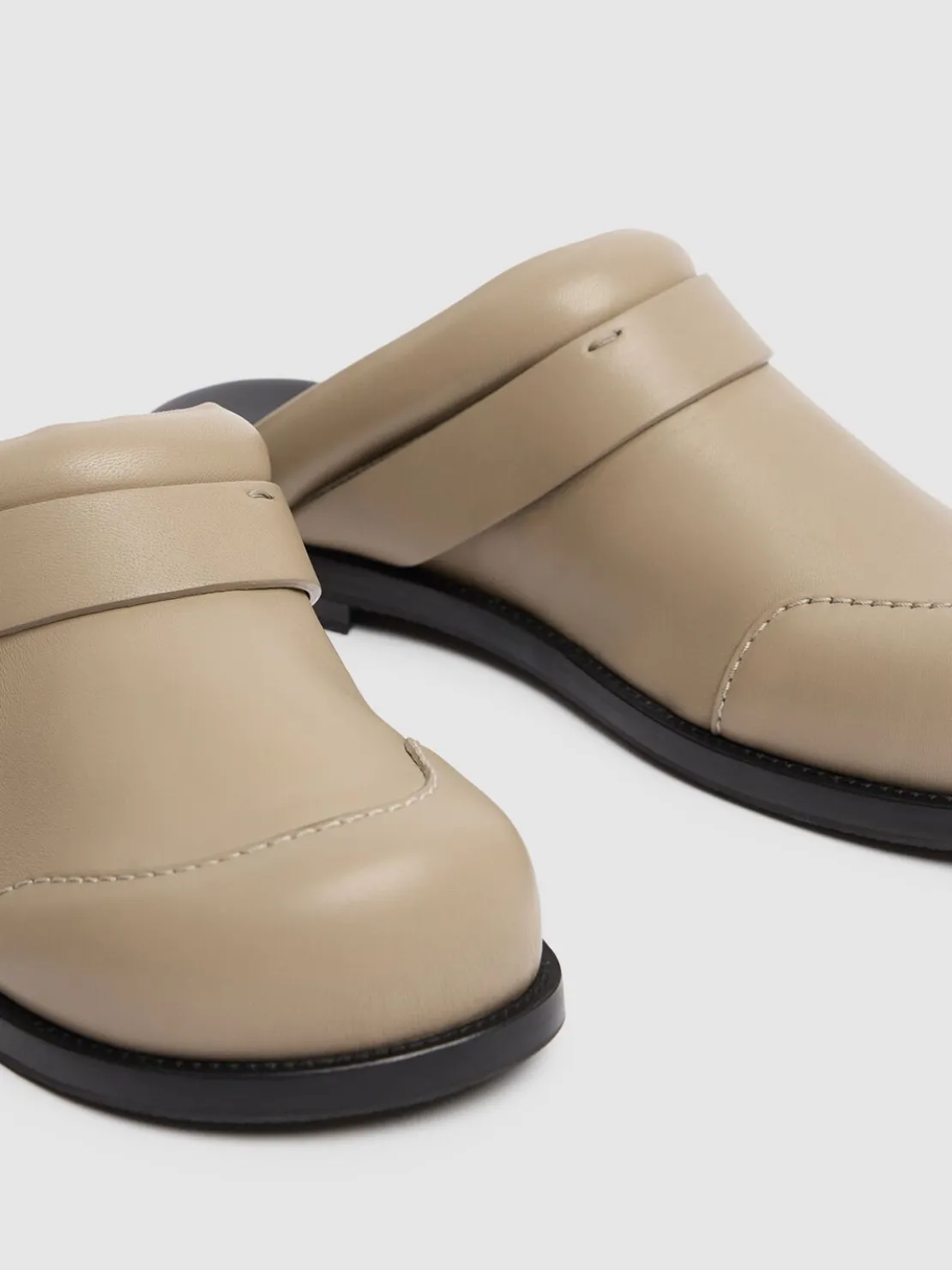 Mules in pelle con fibbie 20mm