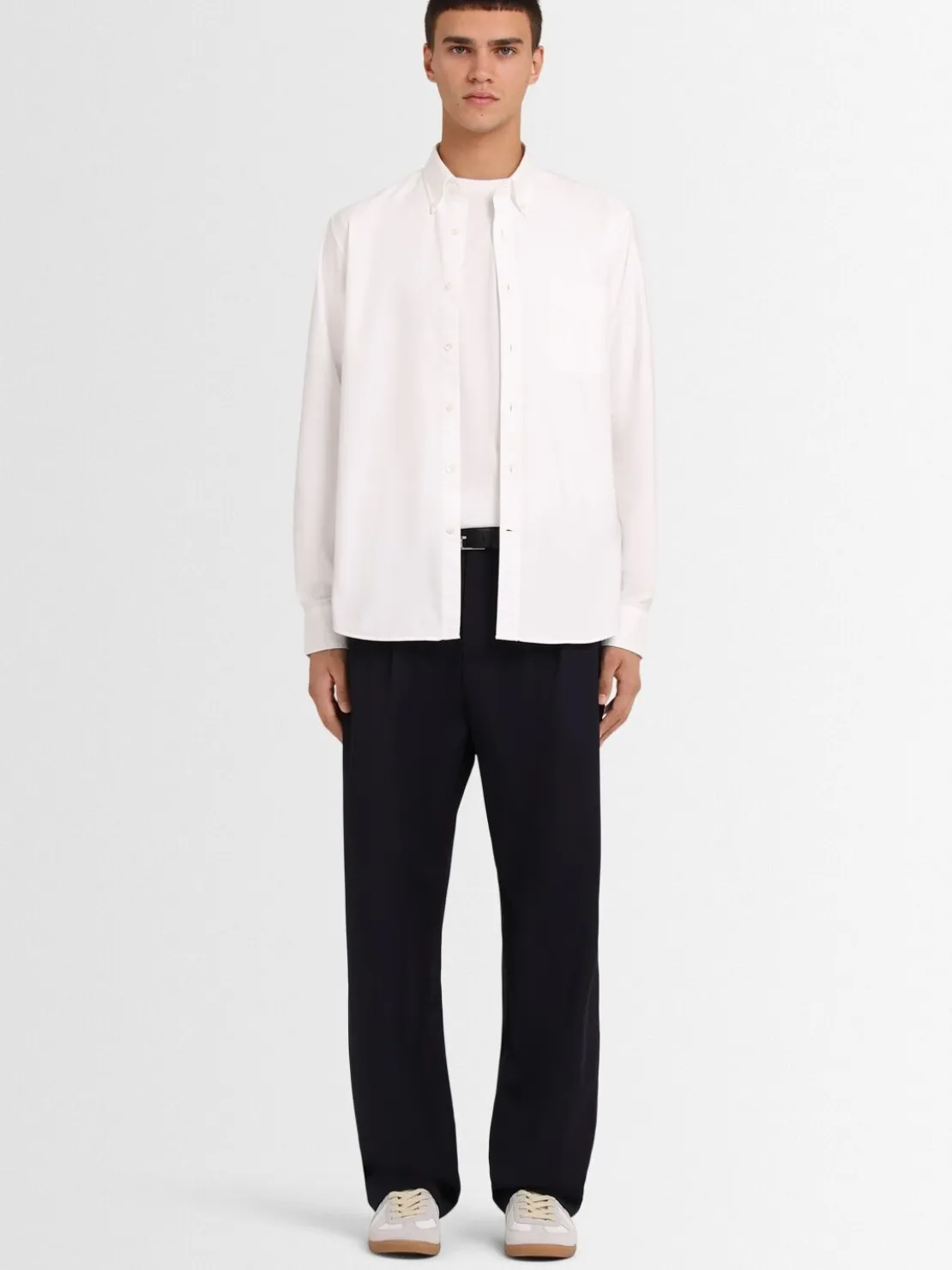 Pantaloni dritti in twill di lana con pinces