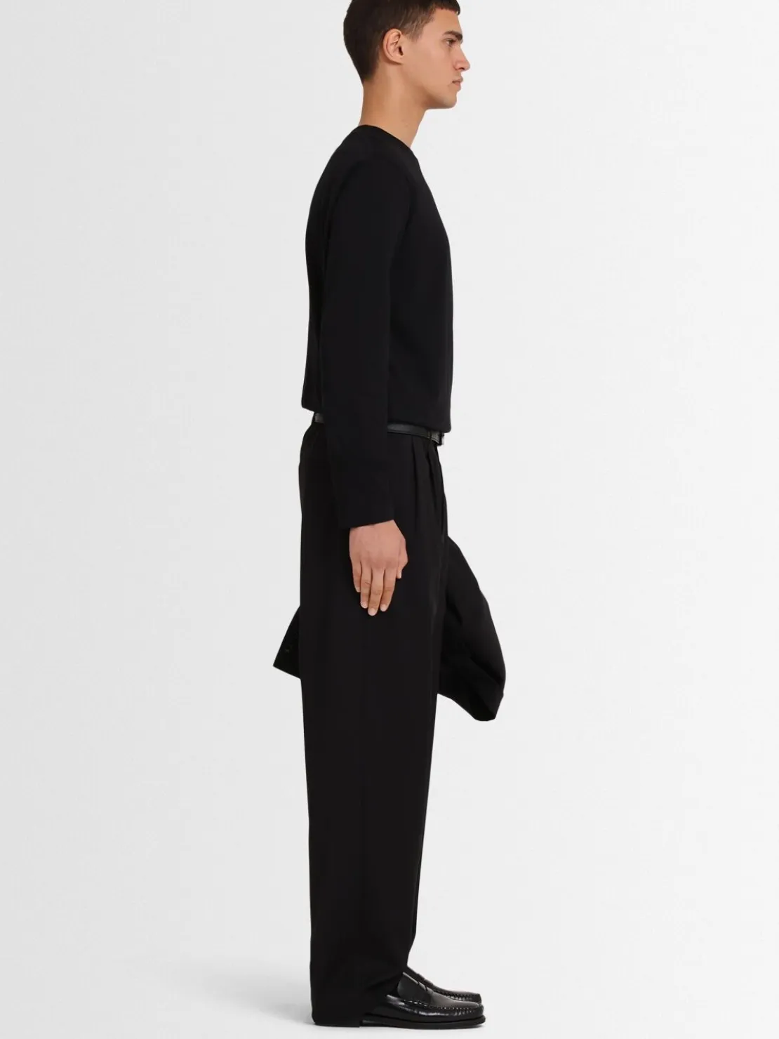 Pantaloni dritti in twill di lana con pinces