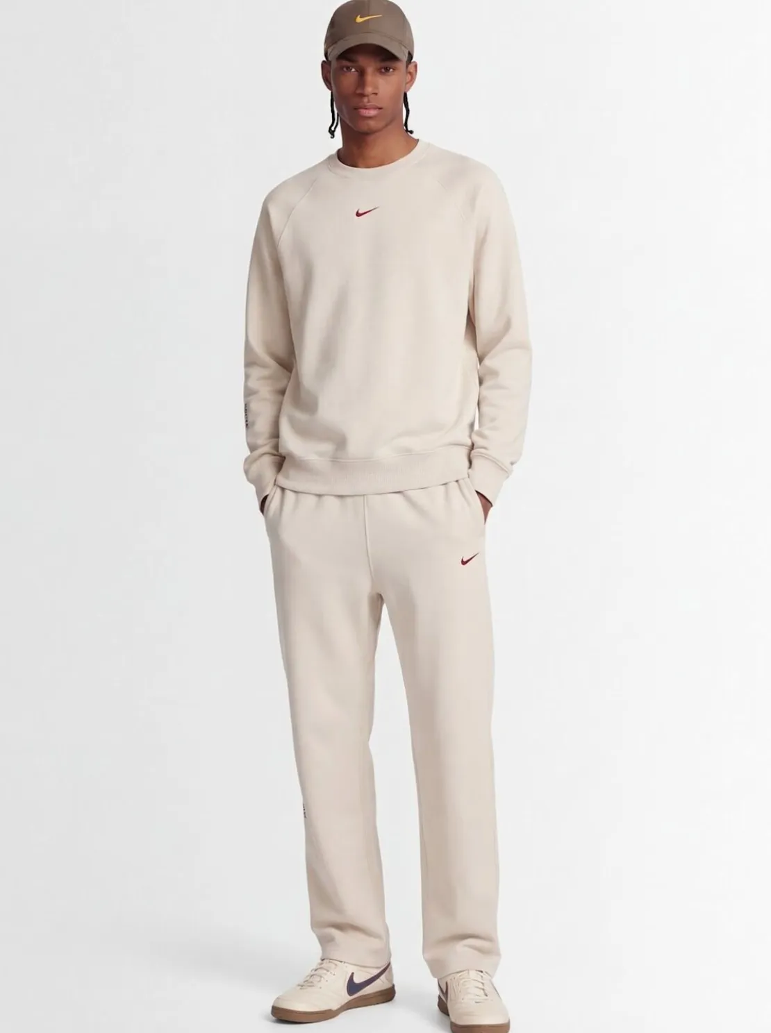 Pantaloni dritti Nocta in misto cotone