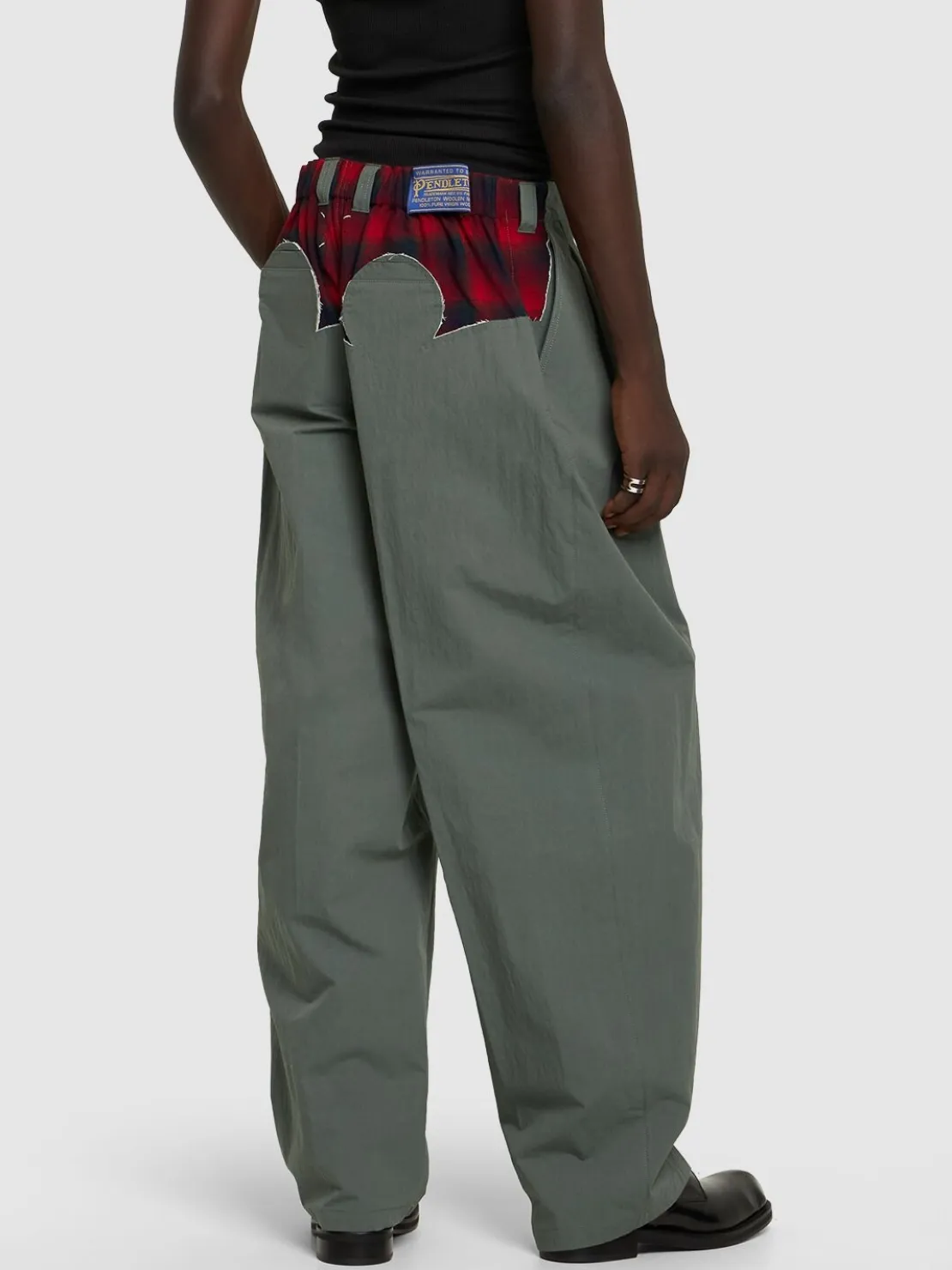 Pantaloni larghi chino