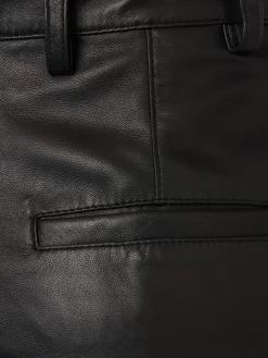 Pantaloni svasati in pelle