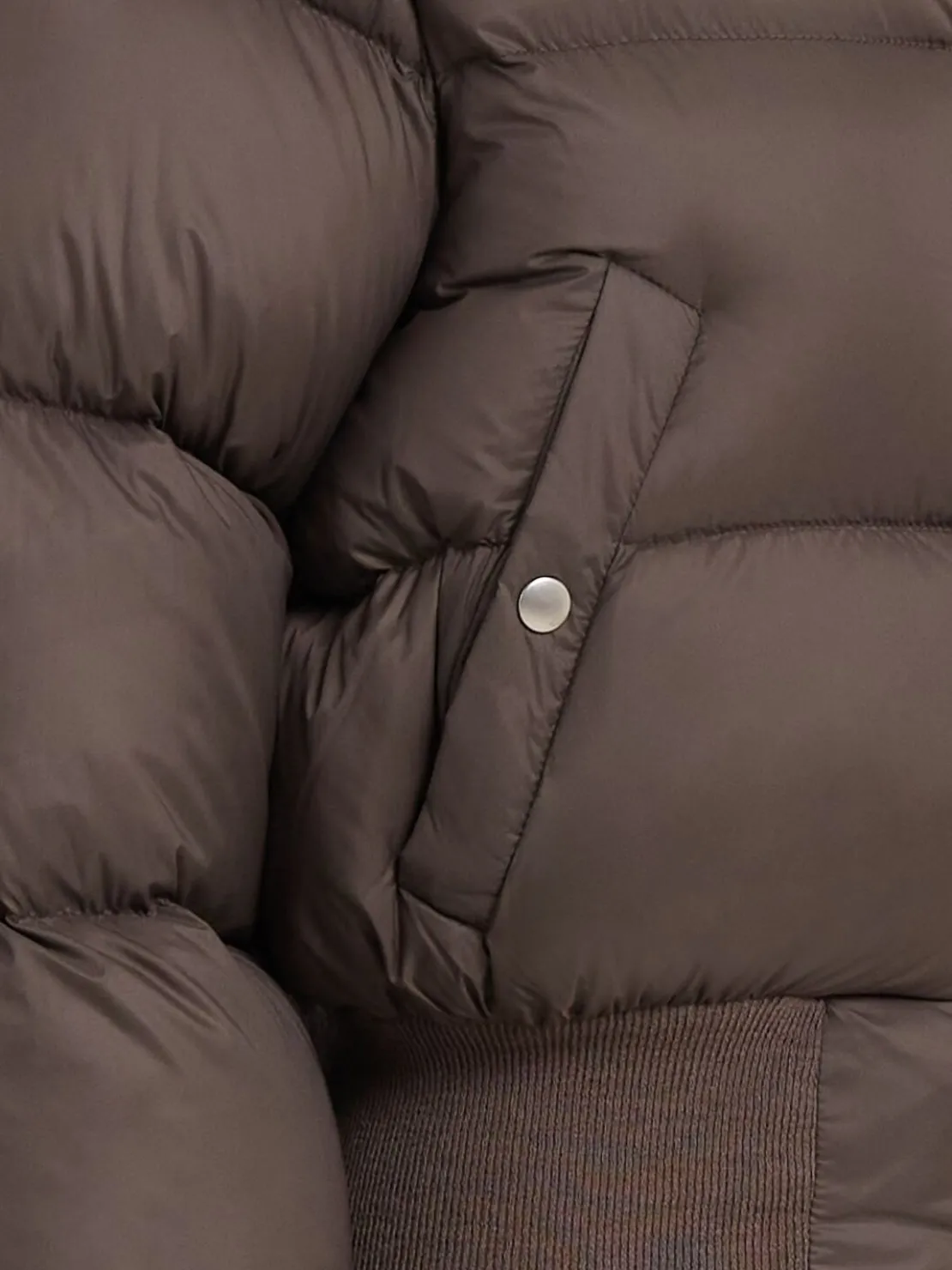 Piumino in nylon leggero con cappuccio