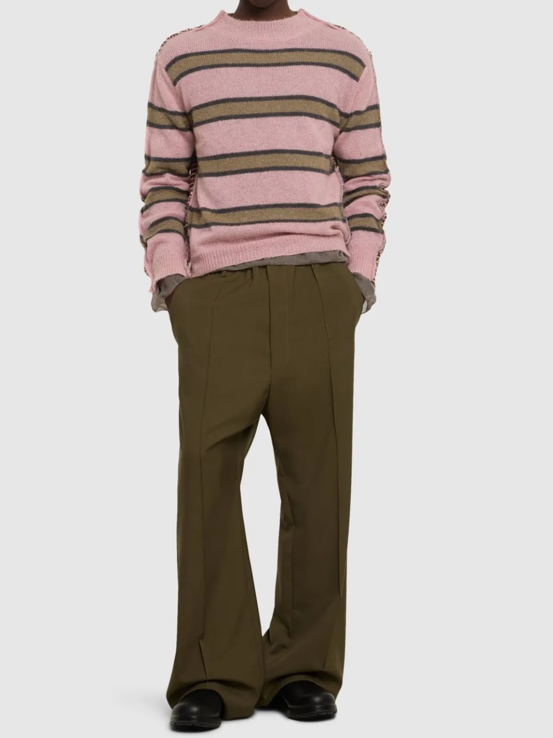 Pullover a righe con scollo rotondo