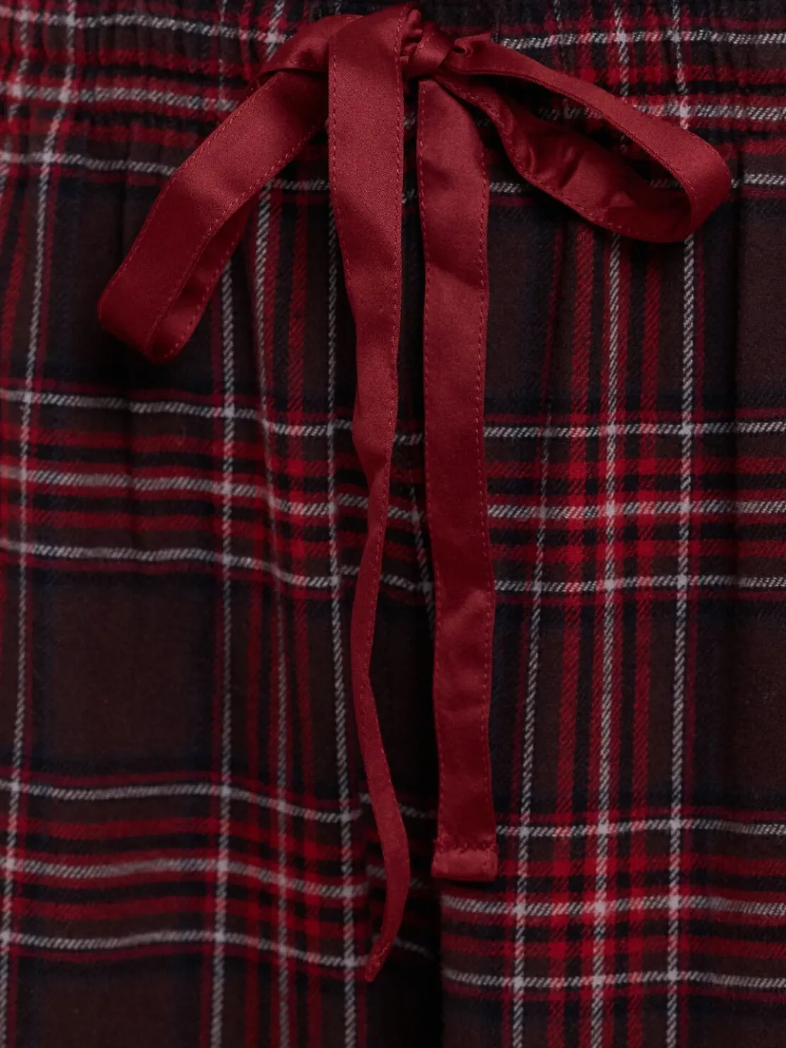 Set pantaloni e top a maniche lunghe