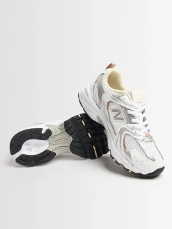Sneakers 530