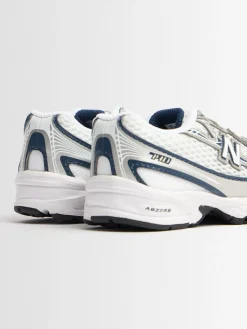 Sneakers 740