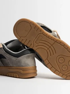 Sneakers Model 1