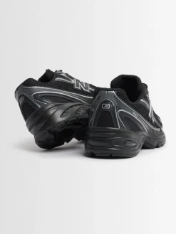 Sneakers stringate 740 in materiale sintetico