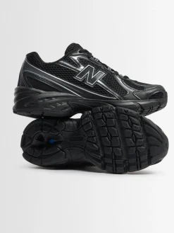 Sneakers stringate 740 in materiale sintetico