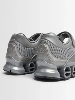 Sneakers Taqwa Bint Ali Megaride