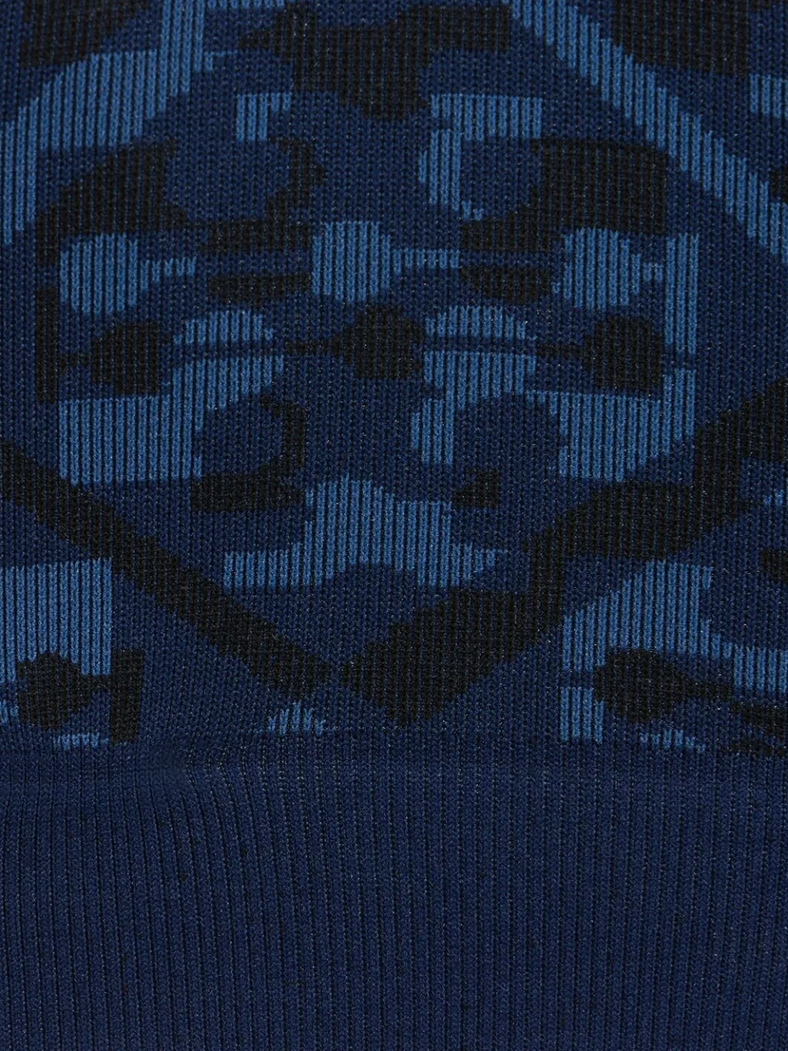 Top senza cuciture jacquard con logo