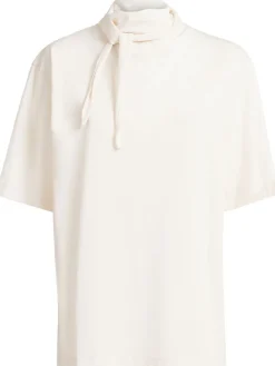 T-shirt w/ scarf