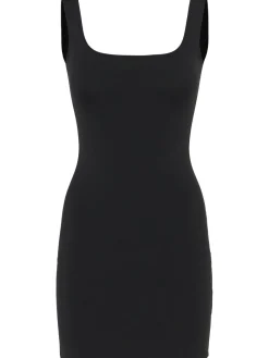 Vestito con scollo squadrato
