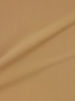Vestito con scollo squadrato