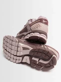 Zoom Vomero 5 sneakers